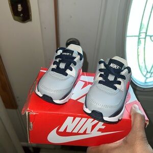 Nike Gray and Black 90’s Sneakers Athletic Casual